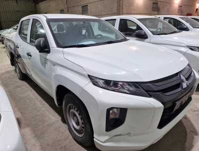 Mitsubishi / L200 