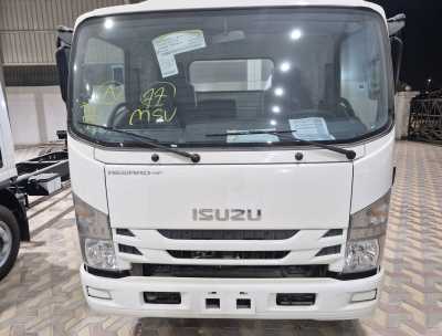  Isuzu dyna new 4 ton truck for sale in dammam