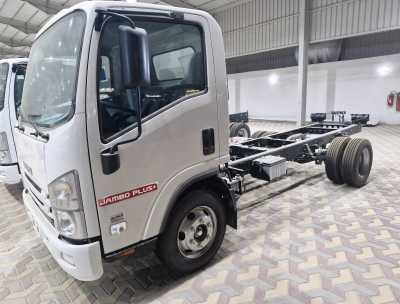  Isuzu dyna new 4 ton truck for sale in dammam