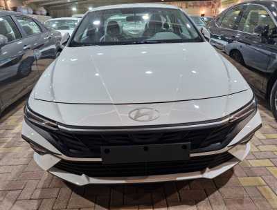 Hyundai / Elantra smart korean brand new in ksa