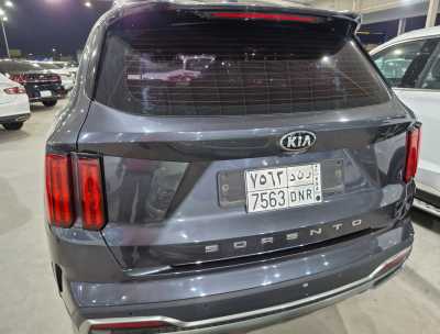 Kia / Sorento used car for sale in dammam ksa