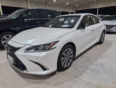  Lexus ES300h used car for sale in dammam