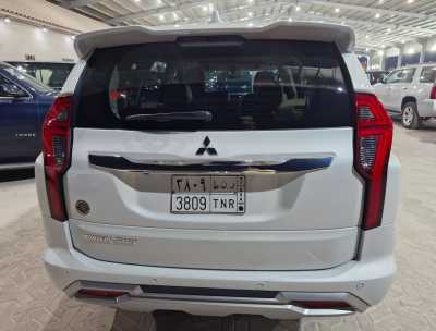  Mitsubishi / Montero used car for sale in dammam