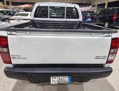  Isuzu / D-Max double cabin used sale in dammam